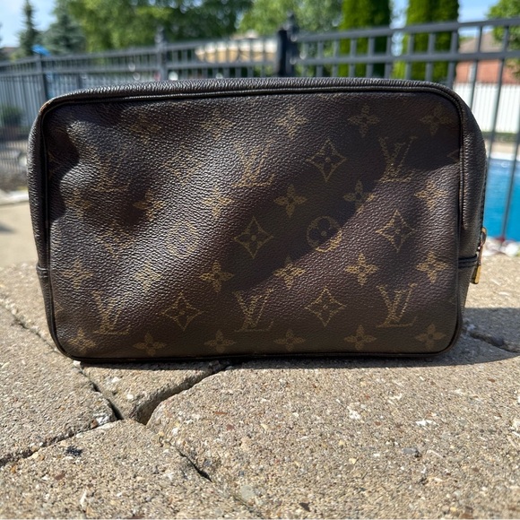 Louis Vuitton Trousse 23 - Picture 2 of 9